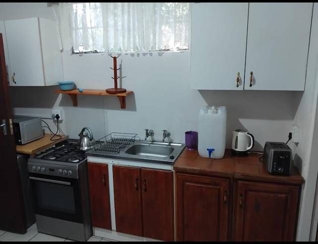 2 BEDROOM PROPERTY TO RENT IN WEST HILL